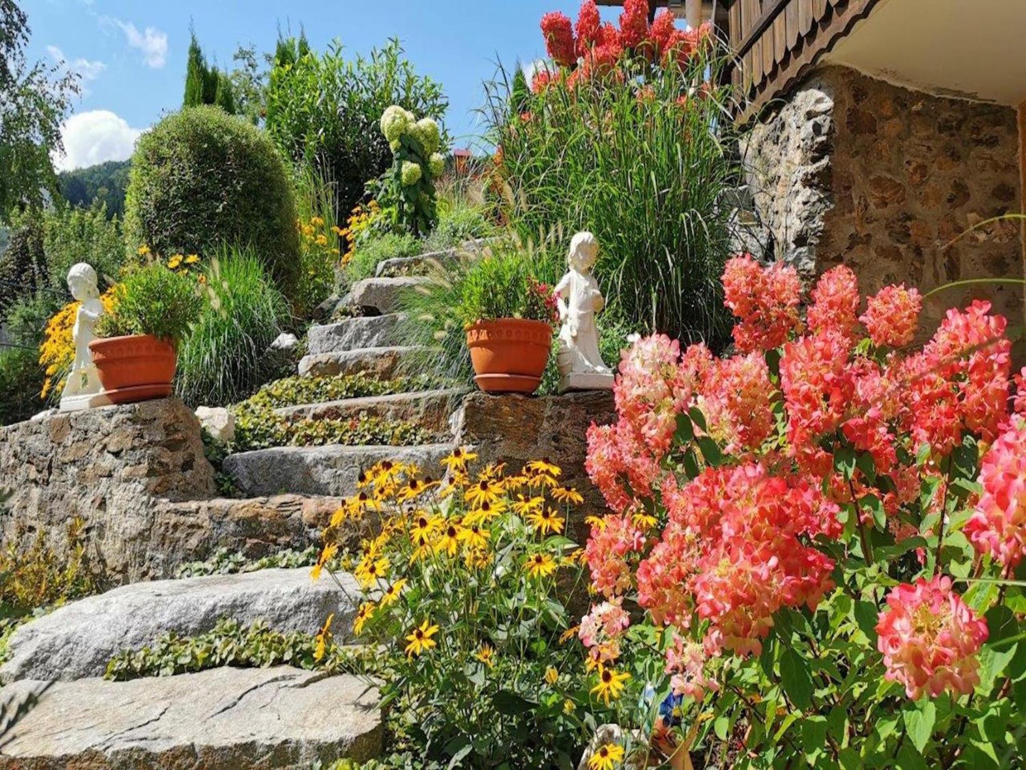 Scenic Apartment With Balcony Garden Deckchairs Barbecue Gleißenberg エクステリア 写真