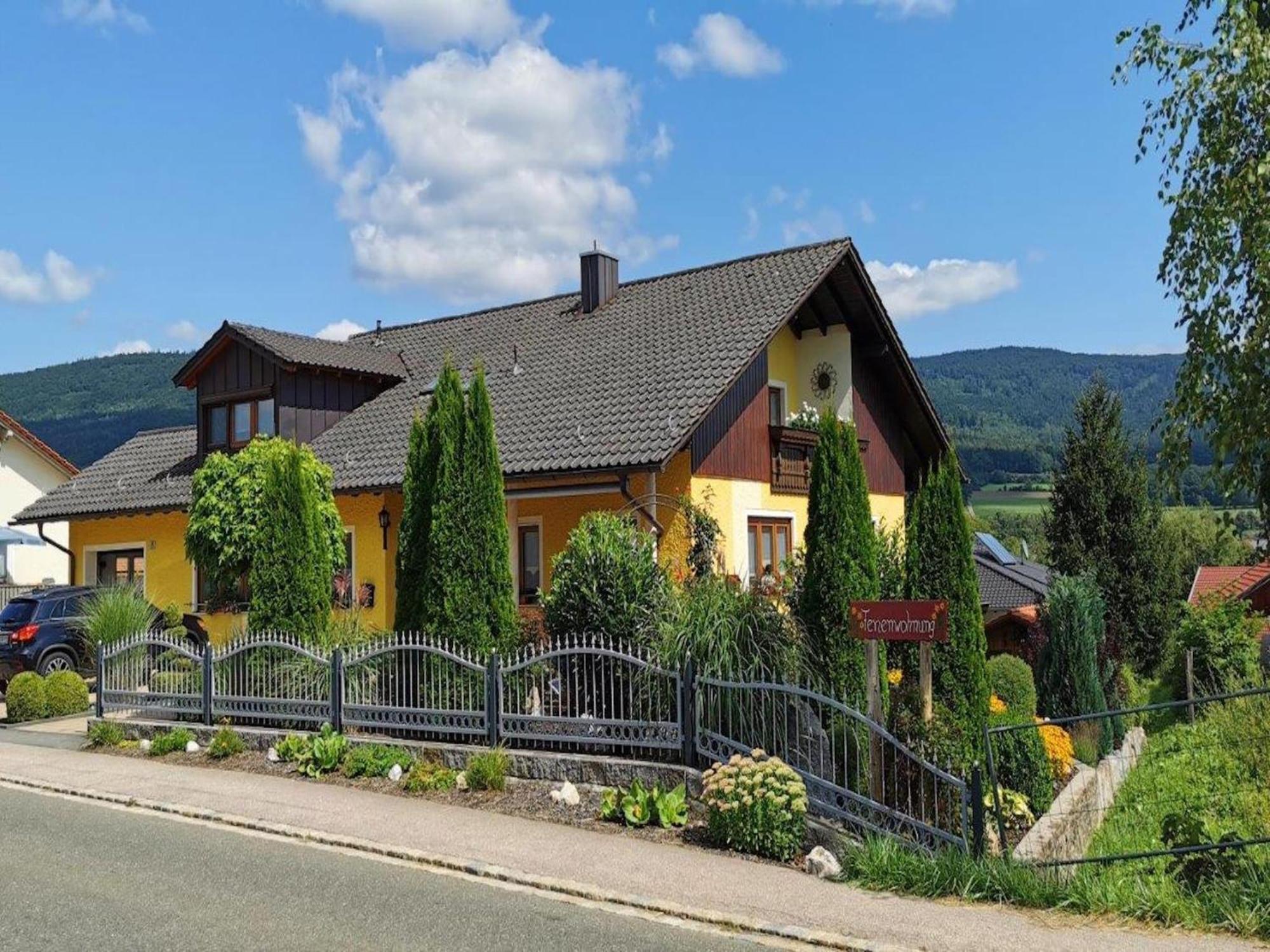 Scenic Apartment With Balcony Garden Deckchairs Barbecue Gleißenberg エクステリア 写真